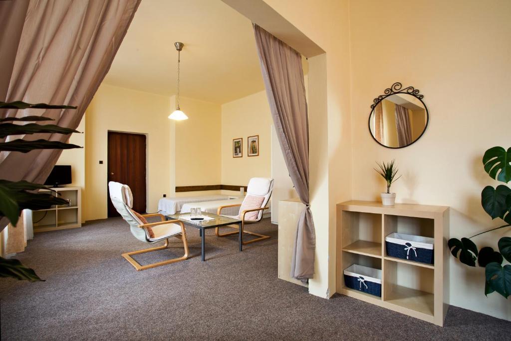 Penzion A Restaurace Modra Ruze Tabor Room photo